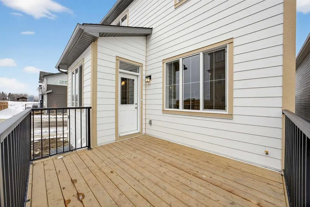 997 Alpine Drive SW — photo 2