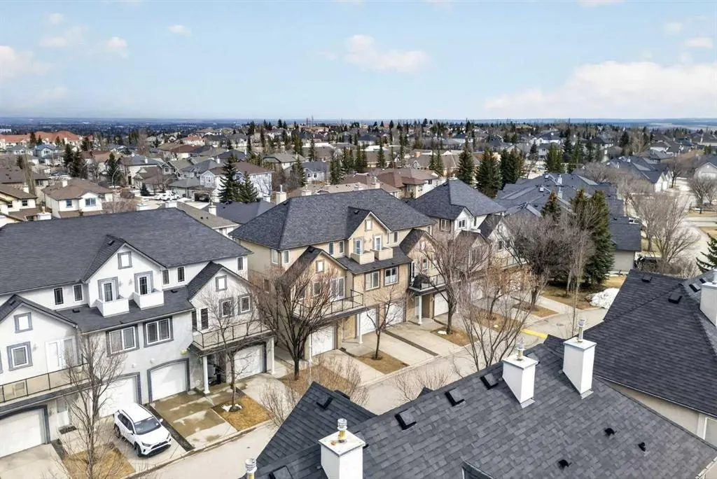 34 Simcoe Place SW — photo 2