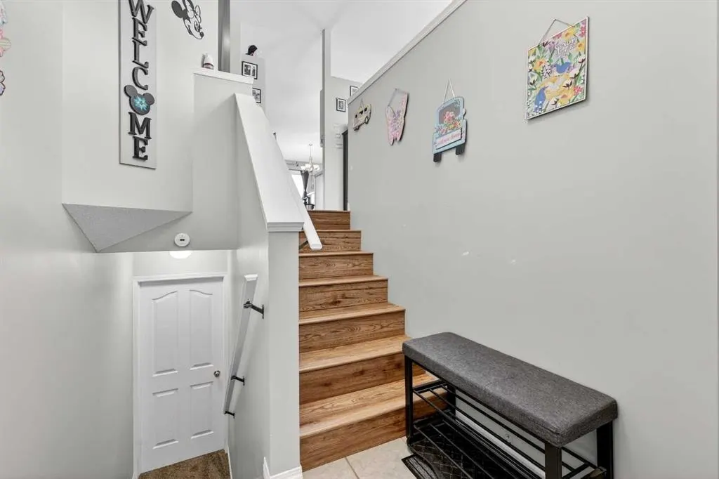 76 Crystalridge Crescent — photo 3