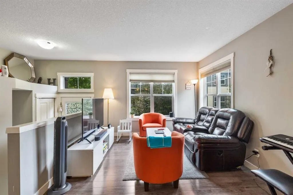 319 Mckenzie Towne Square SE — photo 2