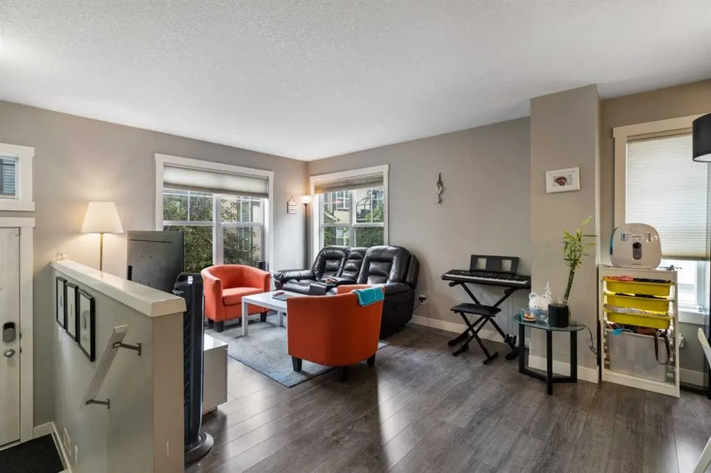 319 Mckenzie Towne Square SE — photo 3