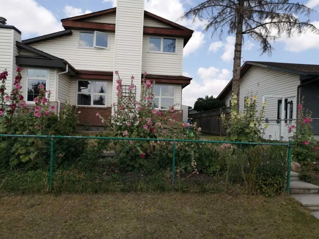 22 Whitman Close NE — photo 3