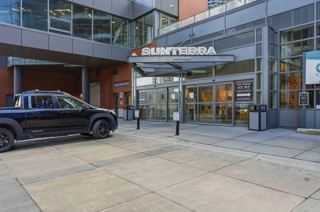 225 11 Avenue SE #1405 — photo 3
