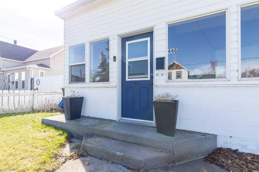 446 21 Street — photo 3