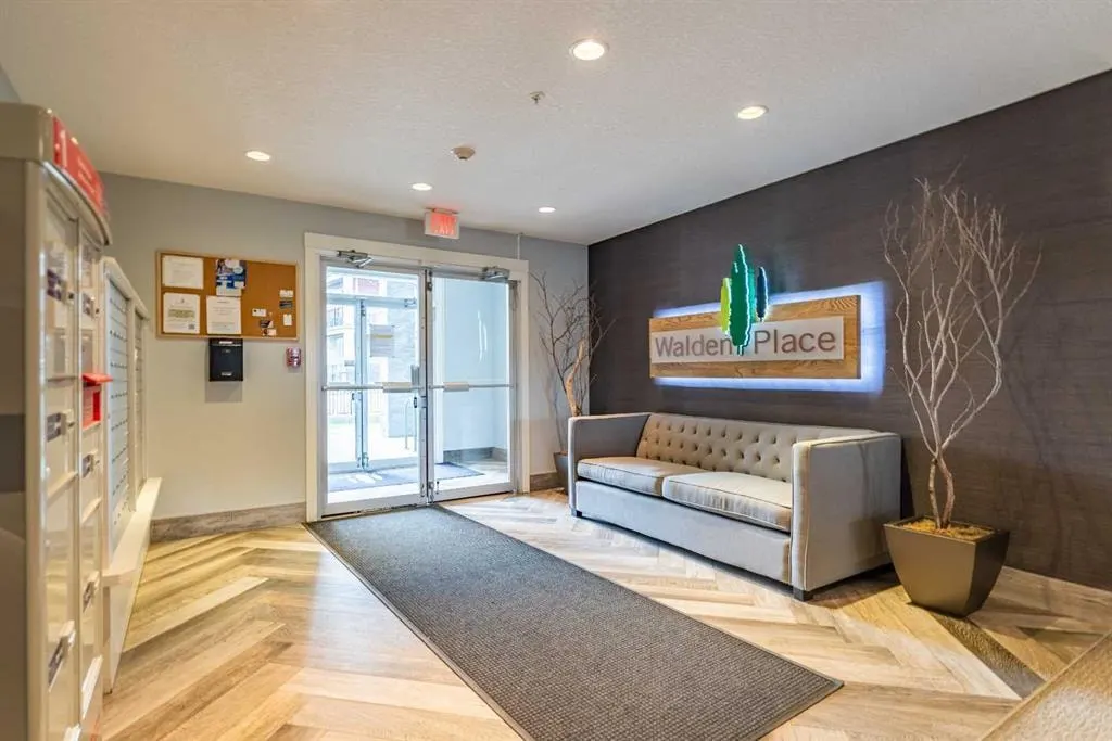 10 Walgrove Walk SE #412 — photo 3