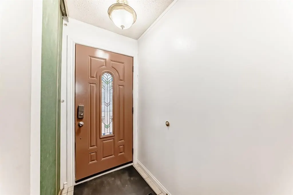 255 Falshire Way NE — photo 3