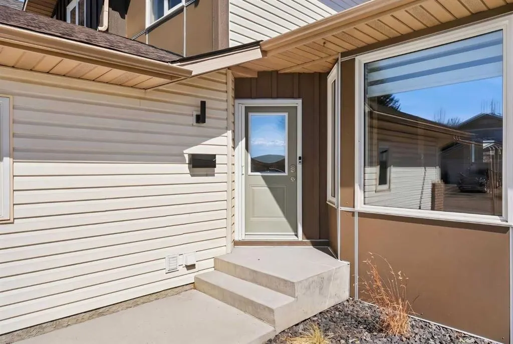 42 Sunvista Crescent SE — photo 2