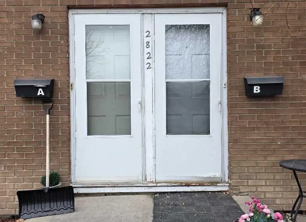 2822 13 Avenue SE — photo 2
