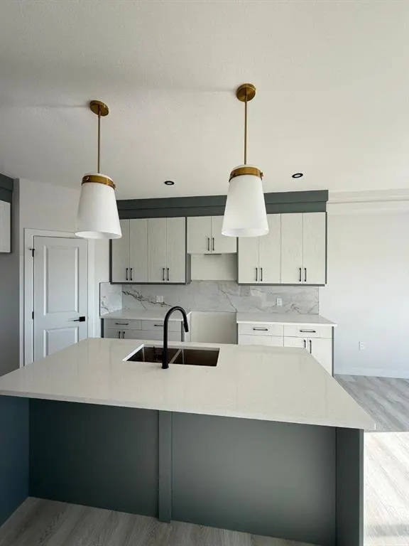 21 LAVELLE Close — photo 3