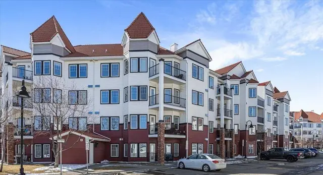 30 Royal Oak Plaza NW #326