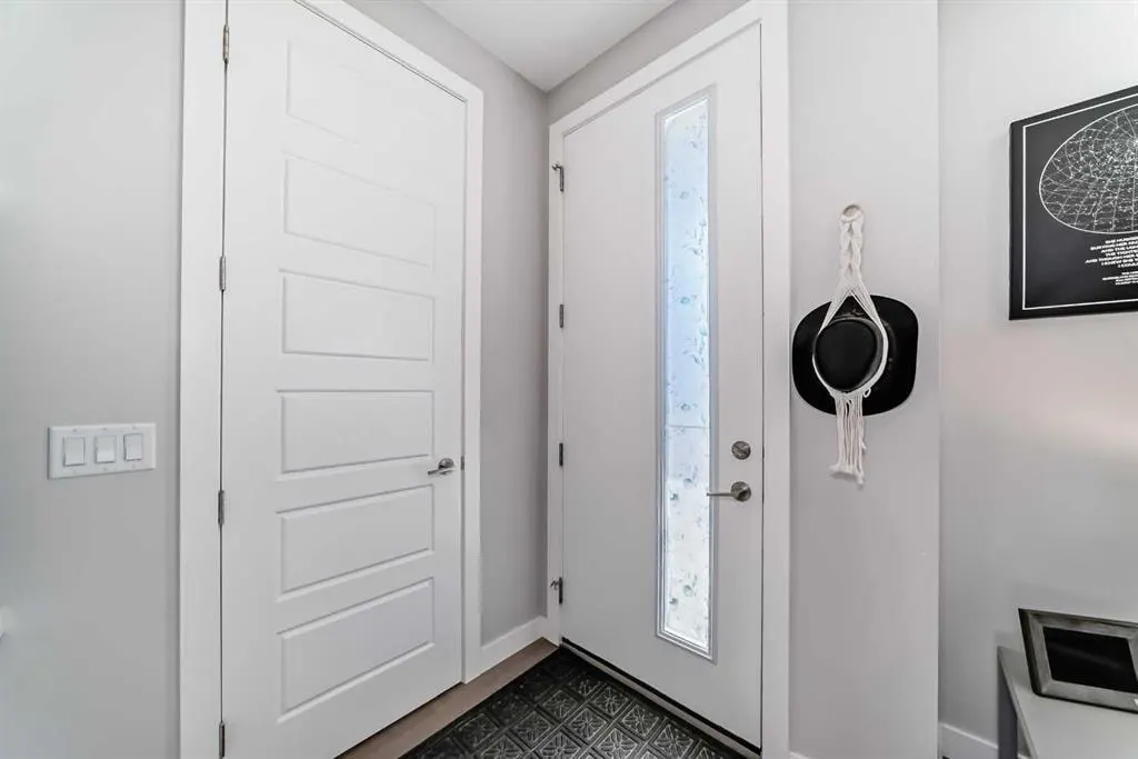 1016 Lanark Boulevard SE — photo 3