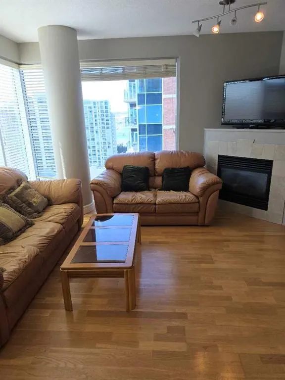 910 5 Avenue SW #2208 — photo 2