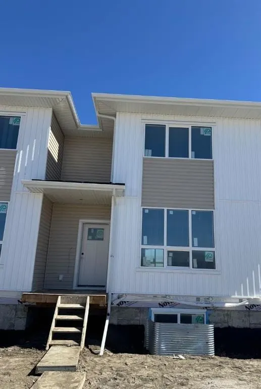 44 Lavelle Close — photo 1