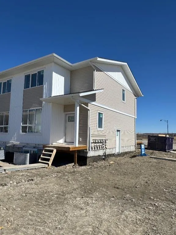 42 Lavelle Close — photo 3
