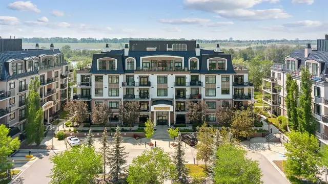 211 Quarry Way SE #103