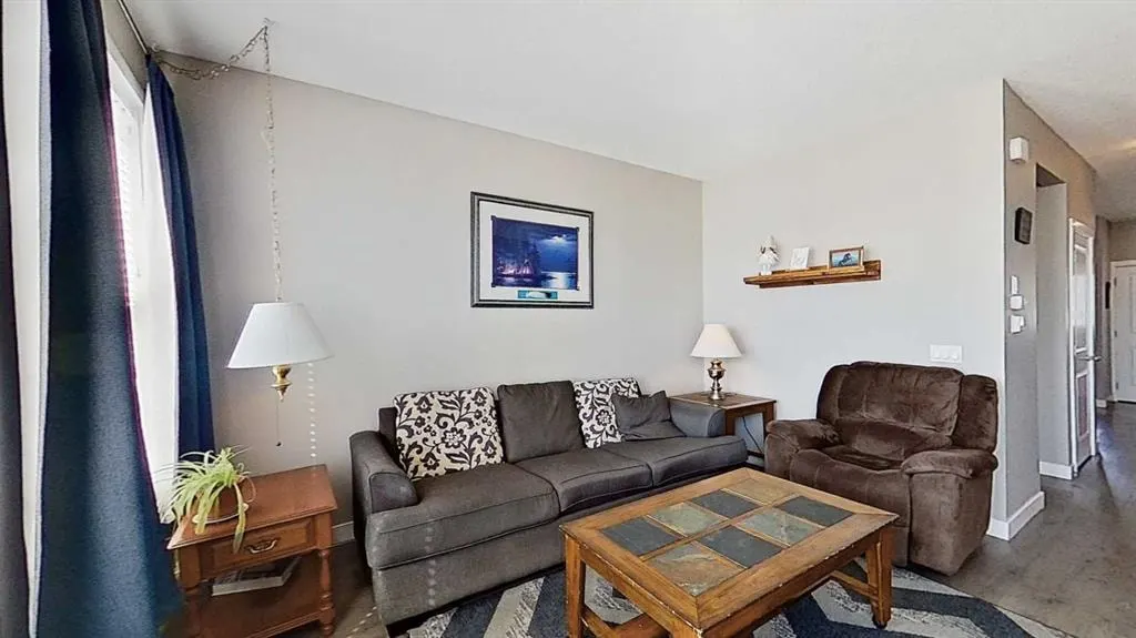 818 Cornerstone Boulevard NE — photo 3