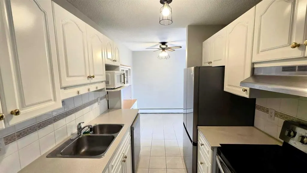 315 Heritage Drive SE #112 — photo 3