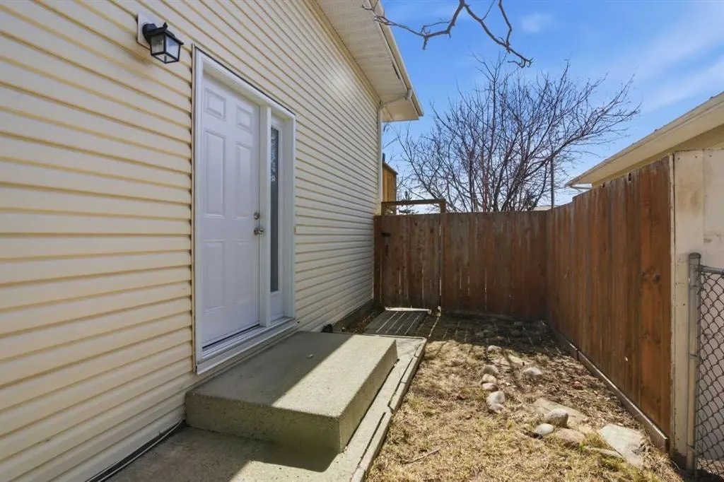 6333 24 Avenue NE — photo 3