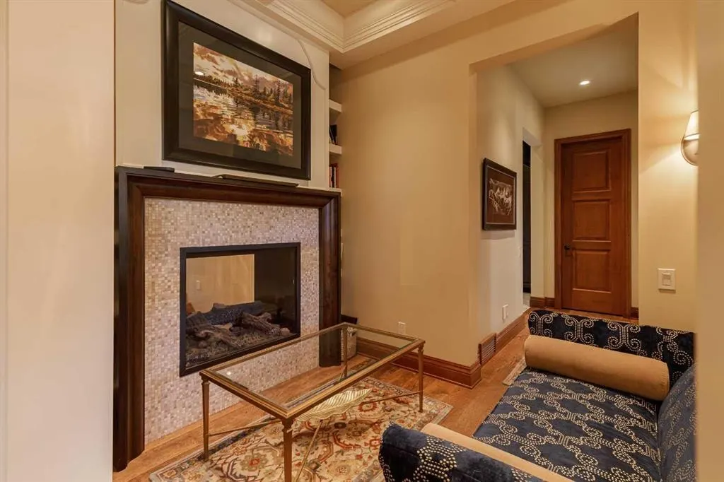 9 Mountaineer Close — photo 3
