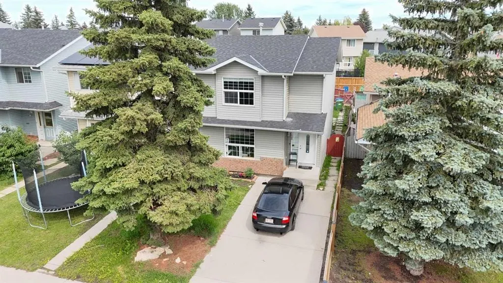 136 Martindale Drive NE — photo 1