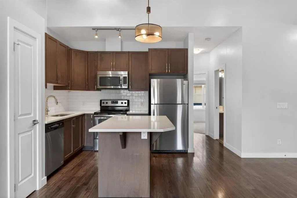 12 Evanscrest Gardens NW — photo 3