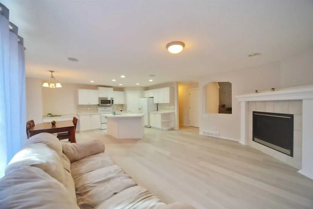 133 Panamount Court NW — photo 3