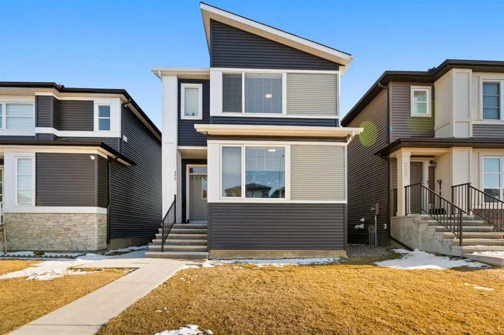 286 Cornerstone Crescent NE — photo 1