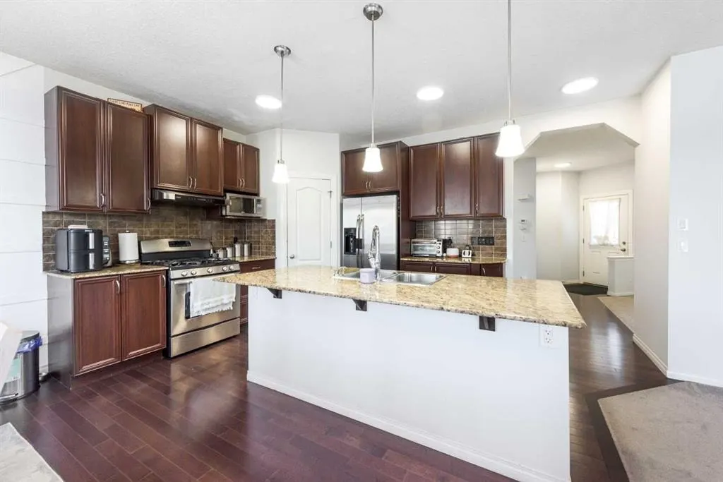 19 Skyview Ranch Crescent NE — photo 3