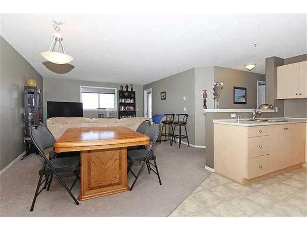 10 Prestwick Bay SE #2314 — photo 2