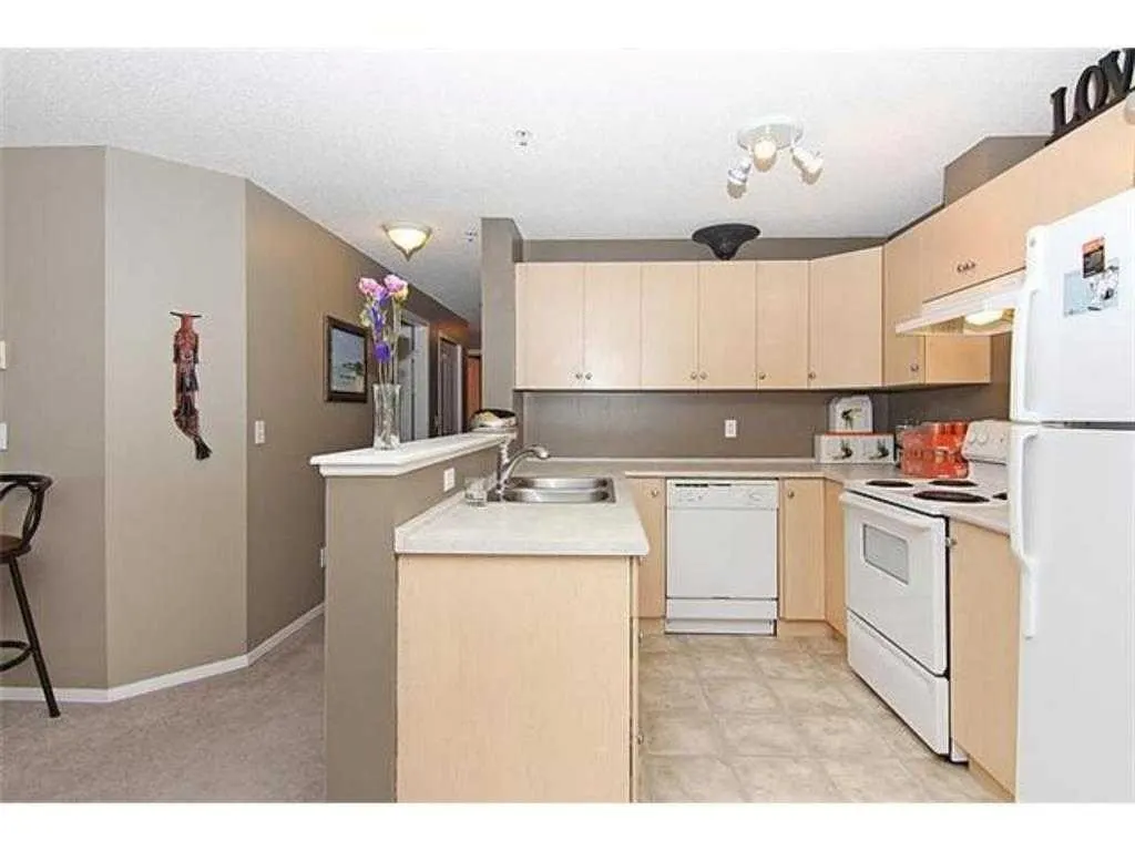 10 Prestwick Bay SE #2314 — photo 3