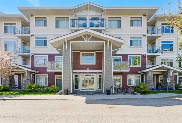 16 Auburn Bay Link SE #301