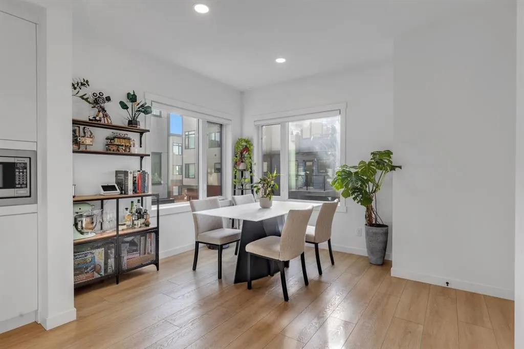 213 Greenbriar Common — photo 3