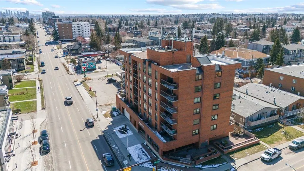 2909 17 Avenue SW #203 — photo 2