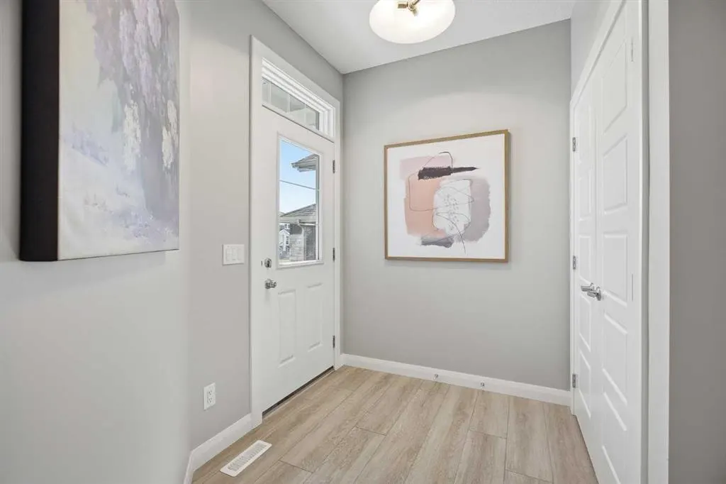 468 Dawson Circle — photo 2