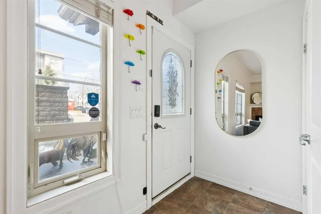 1729 34 Avenue SW #6 — photo 2