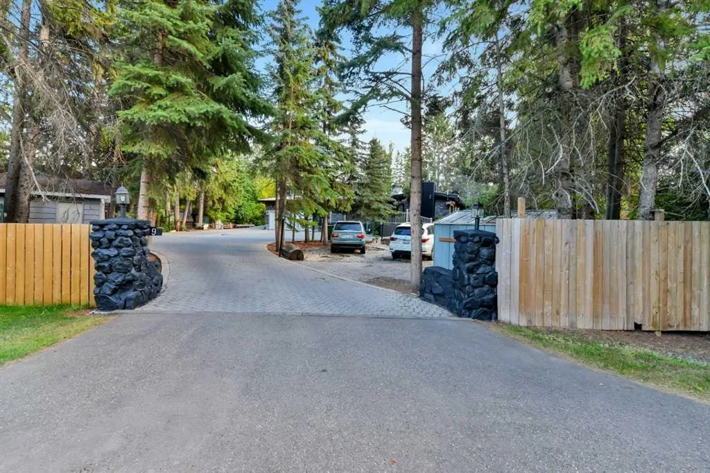 9 Cronquist Close — photo 1
