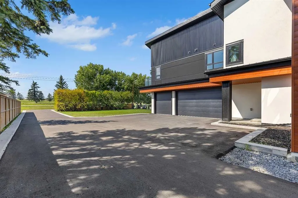 476 WEST CHESTERMERE Drive — photo 3