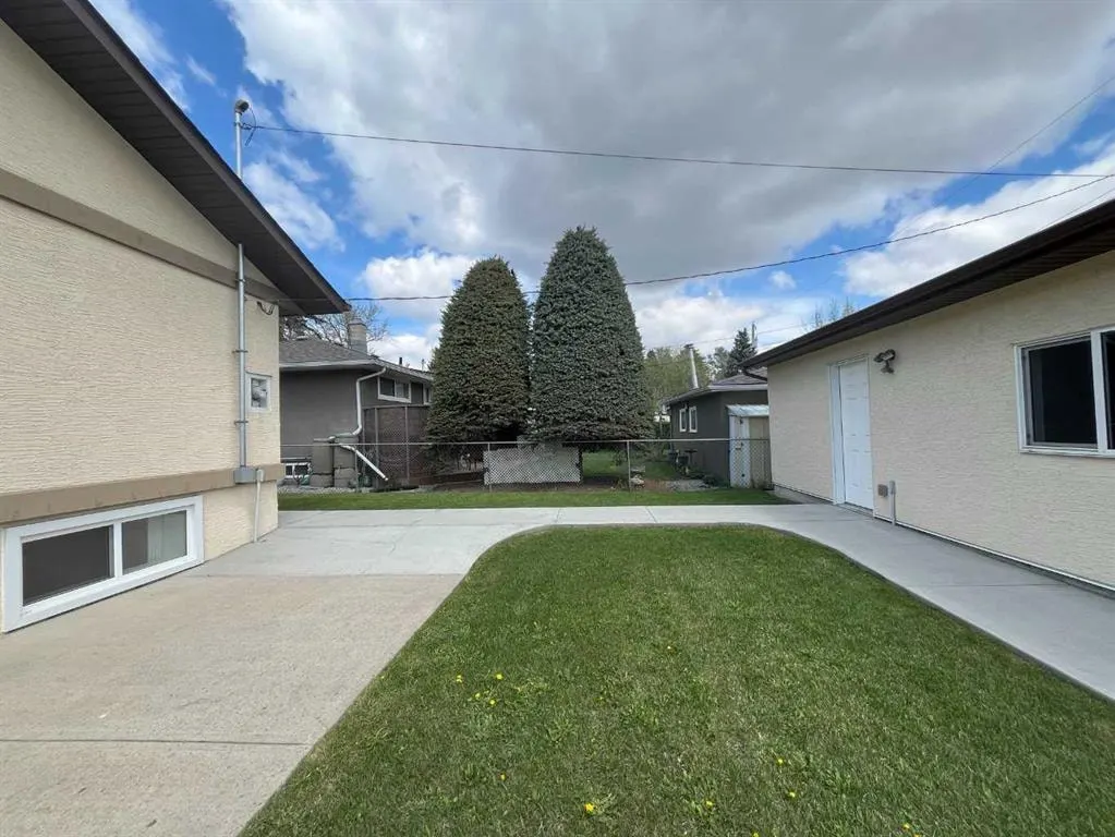 7224 21 Street SE — photo 3