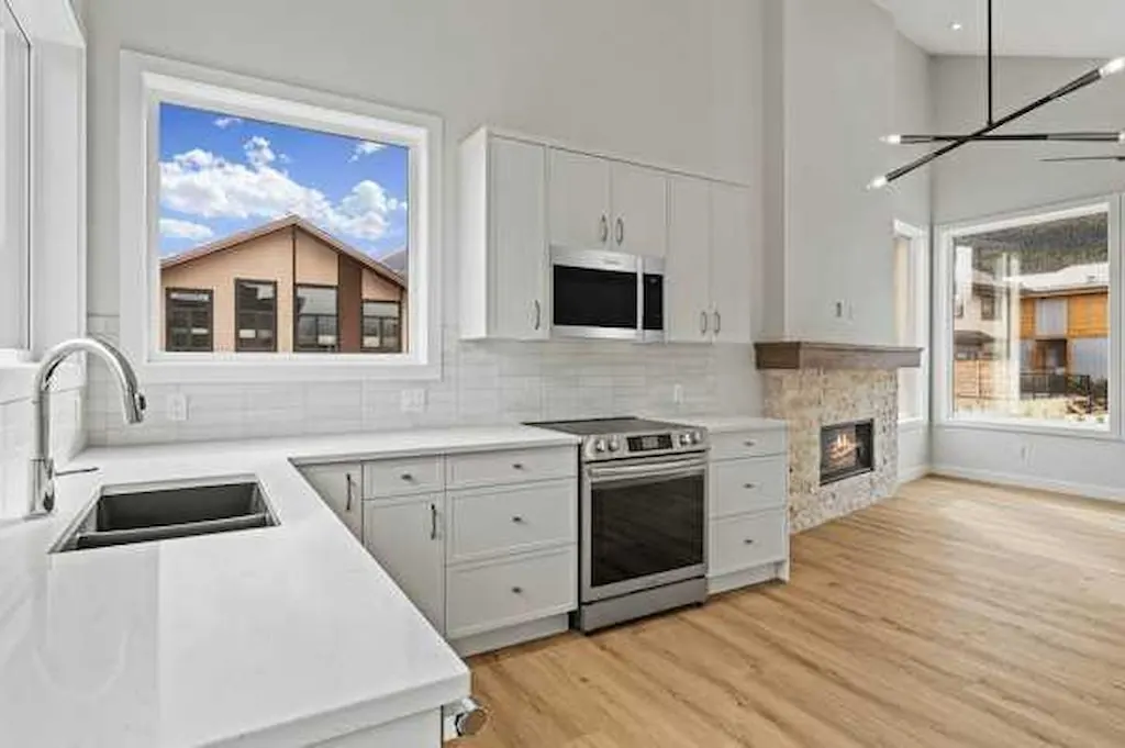 209 Stewart Creek Rise #203J — photo 2