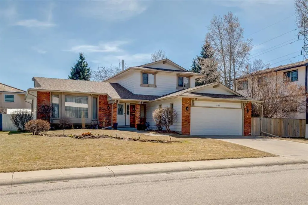 107 Valhalla Crescent NW — photo 1