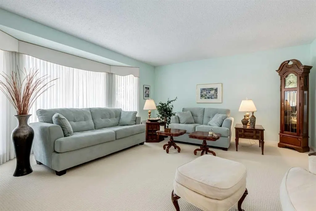 107 Valhalla Crescent NW — photo 3