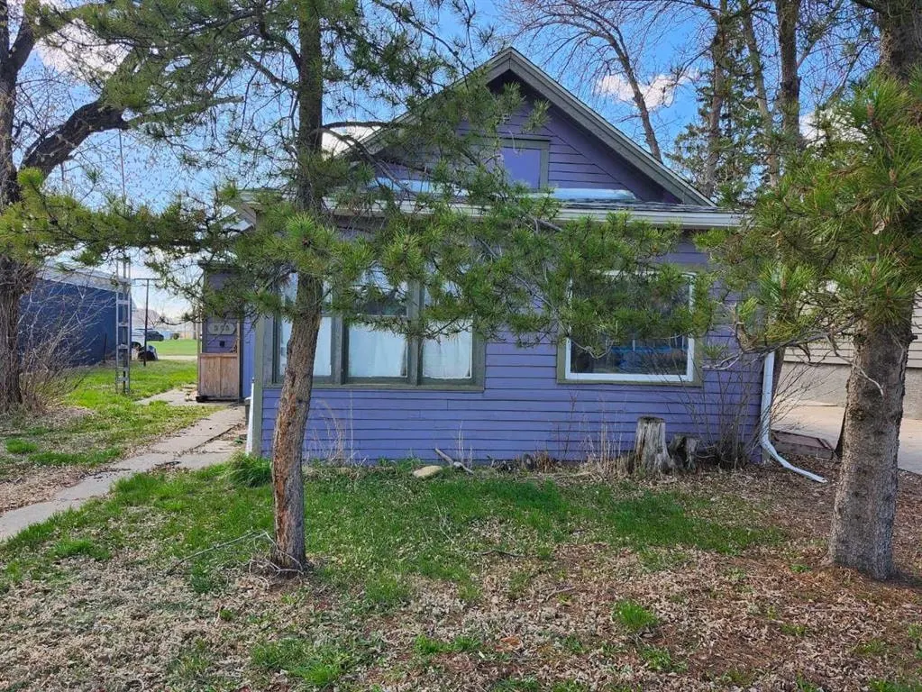 355 4 Street W