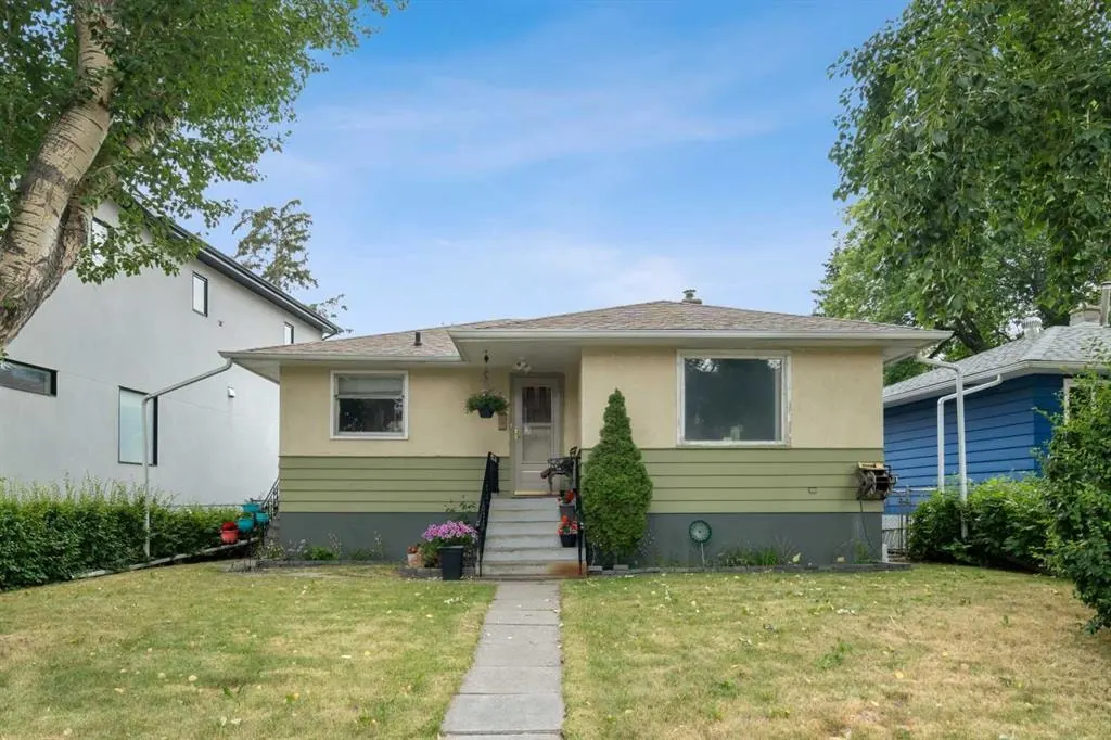 2029 Mountview Crescent NE — photo 1