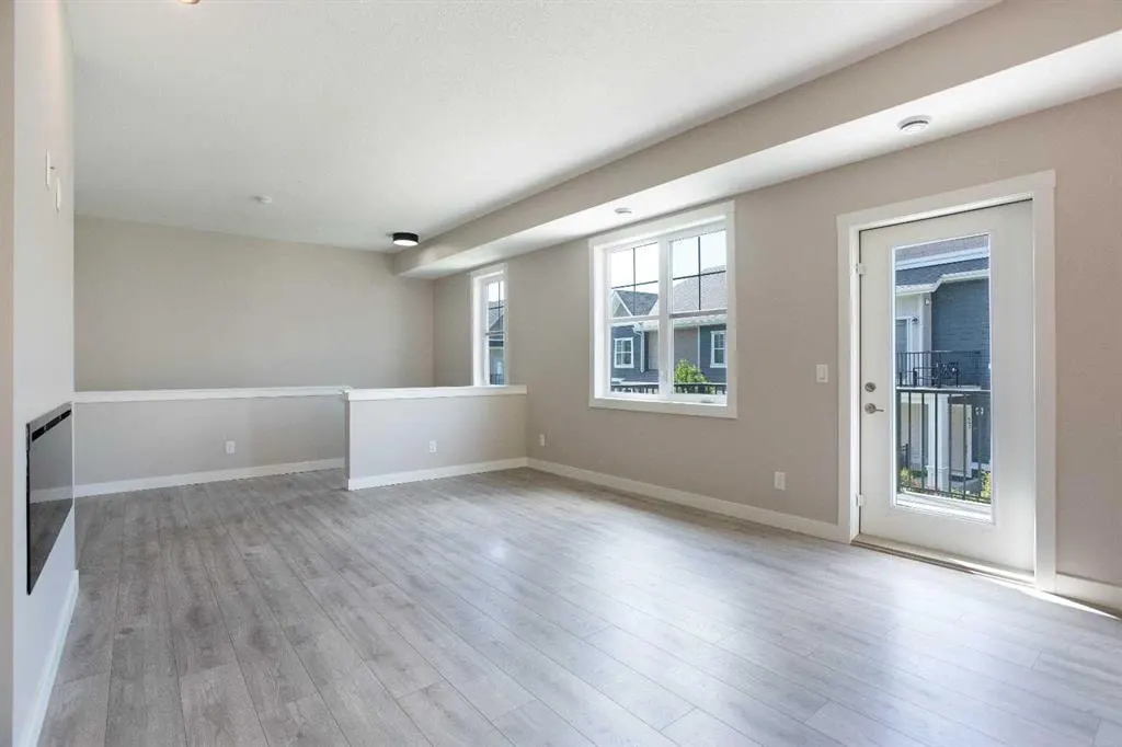607 Cranbrook Walk SE — photo 3