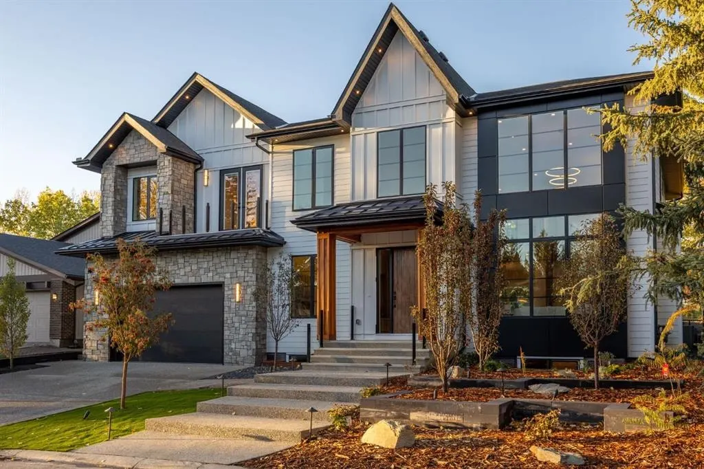 620 Varsity Estates Crescent NW — photo 2