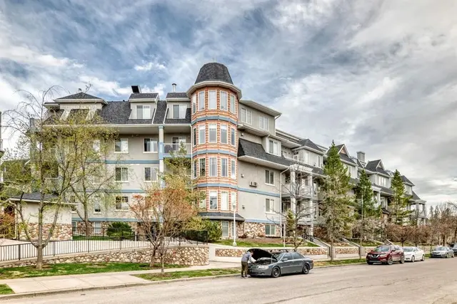 2422 Erlton Street SW #101