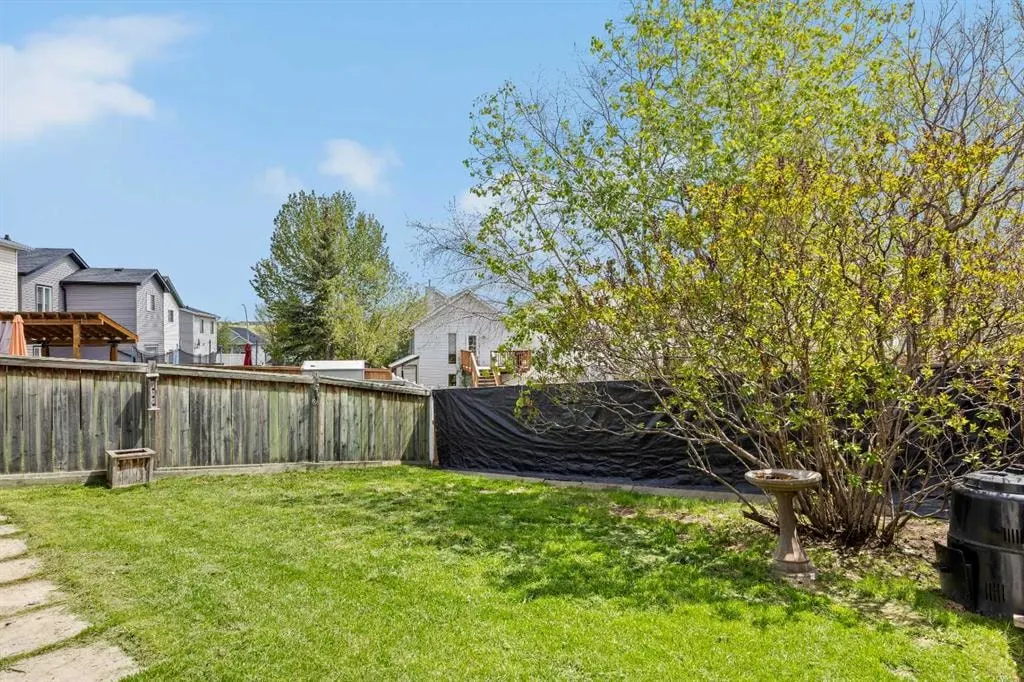 242 Hidden Spring Mews NW — photo 3