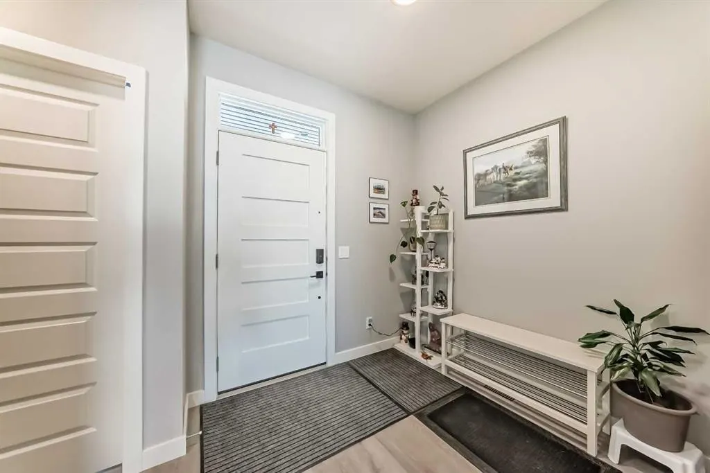 15053 37 Street SW — photo 2