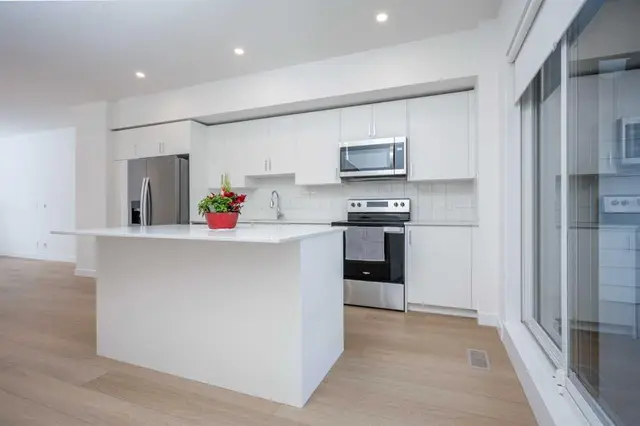 8535 19 Avenue SE #302