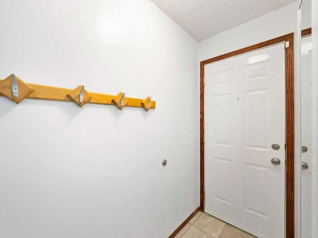 143 Erin Mount Place SE — photo 3